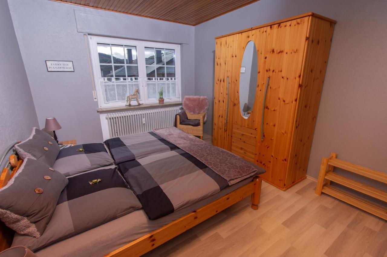 Ferienwohnung Weingut Kdm Креф Екстер'єр фото