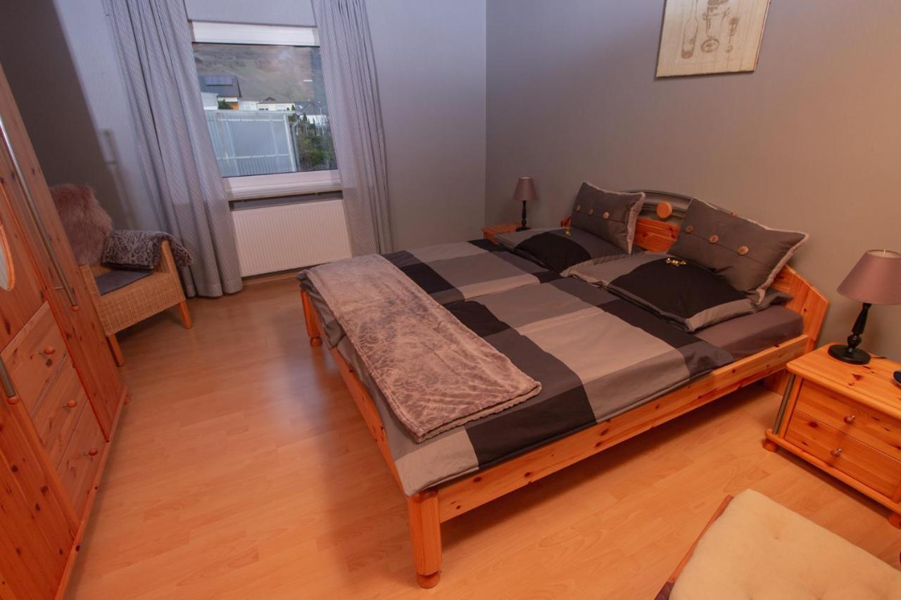 Ferienwohnung Weingut Kdm Креф Екстер'єр фото